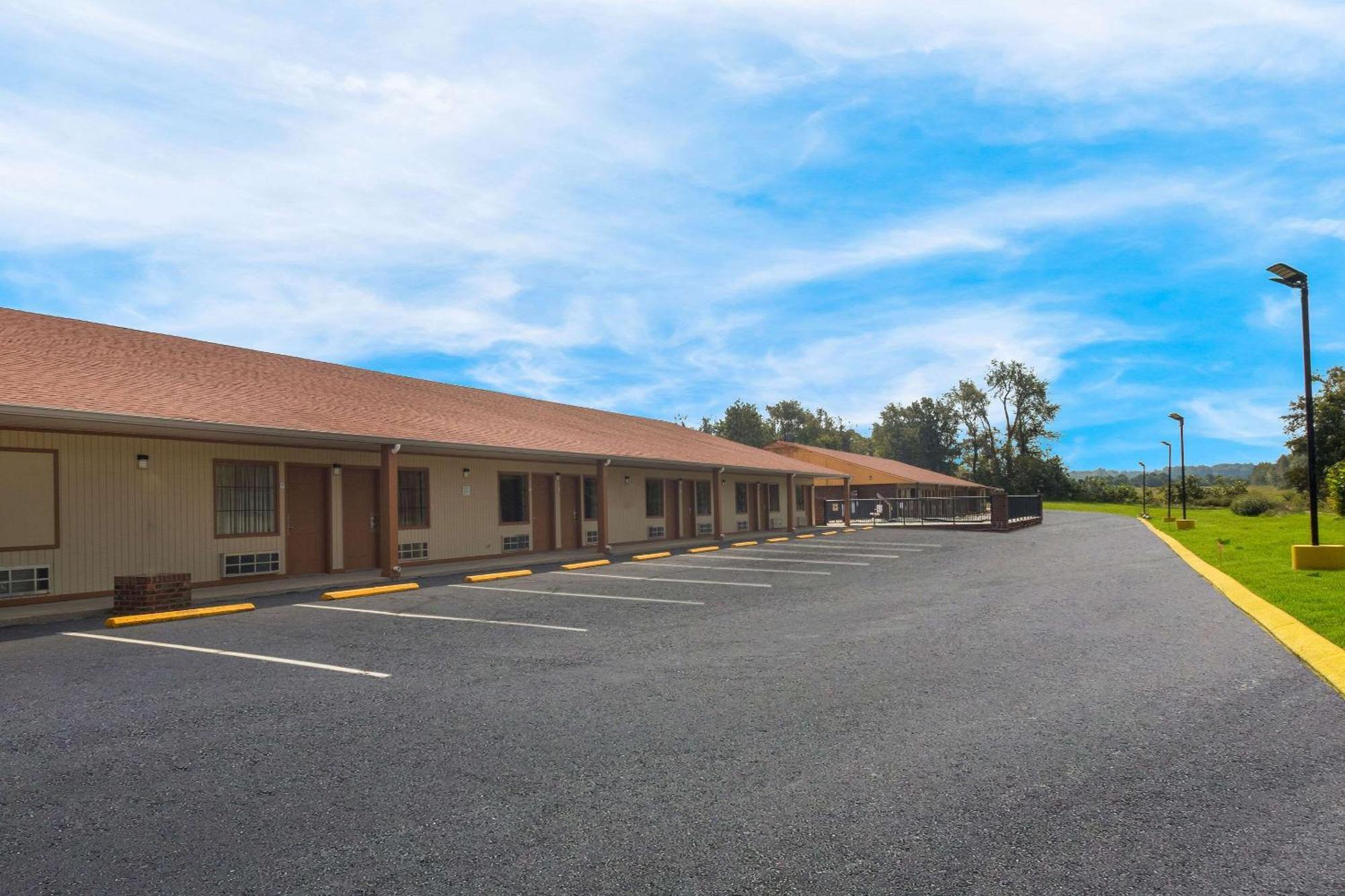 Econo Lodge Cornersville Kültér fotó